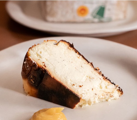 Tarta de queso vasca con queso Comté