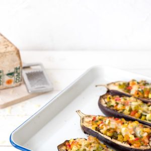 Aubergines au four, farcies de légumes et gratinées de Comté