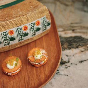 Biscuits au Comté, céleri et jambon X Sven Ornelis