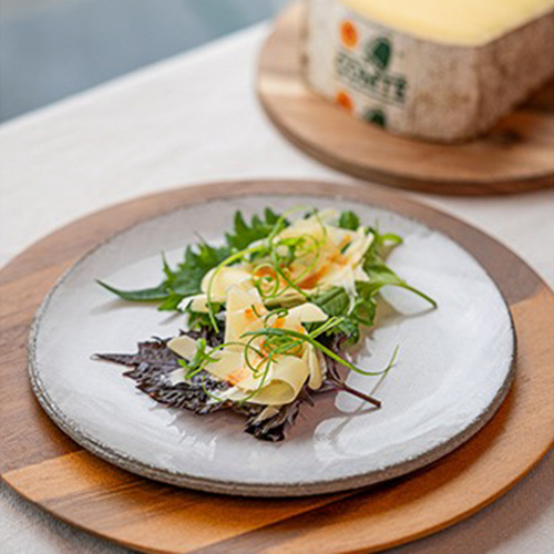 Chiffonnade de Comté & miel aux piments fermentés X Whoogy&rsquo;s