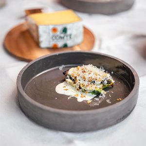 Sucrine grillée, sauce anchois & Comté AOP 36 X Whoogy&rsquo;s