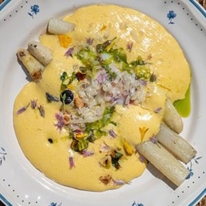 Asperges à la flamme, siphon au Comté x Paul Delrez